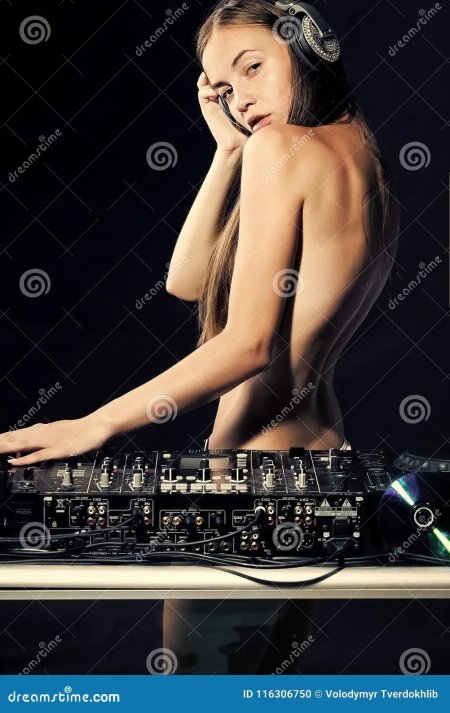 Девушки Диджейка картинки рисунки