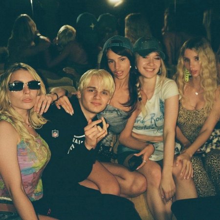 Scally Milano девушка Милана