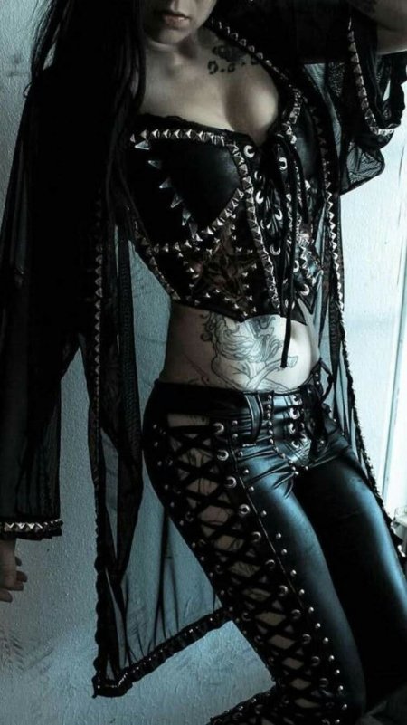 Металлистка готесса