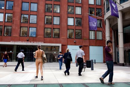 Голые женщины в Нью Йорке