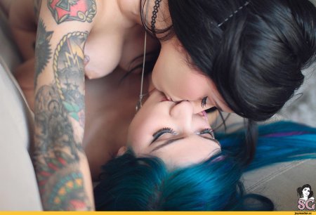 Голые лесби неформалки