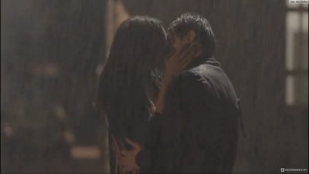 Дневники вампира деймон и елена под дождем