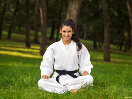 Рина Такеда каратистка