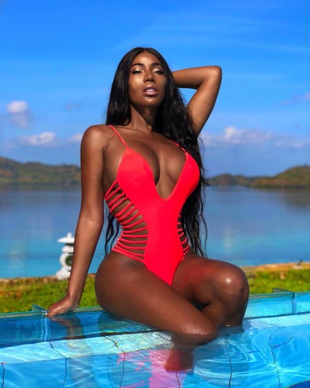 Monifa Jansen горячие