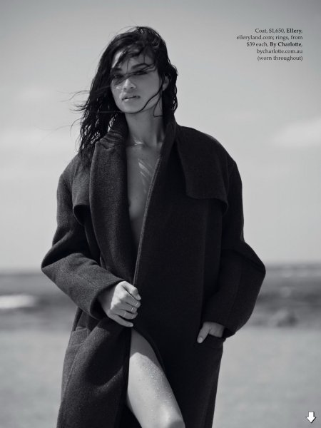 Фотосессия в плаще и белье