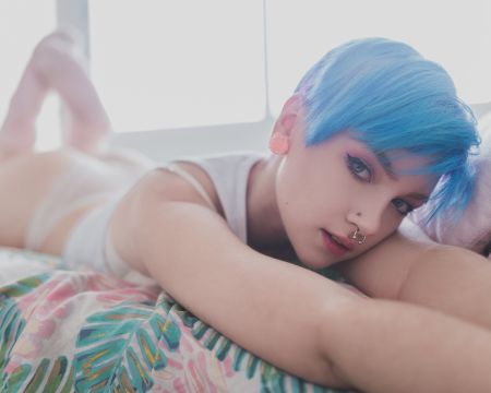 Порноактрисы с синими волосами короткими