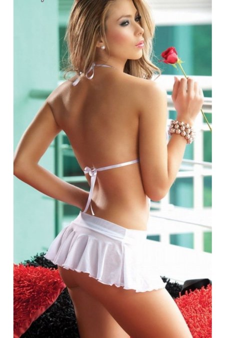 Девушки в мини юбках и стрингах