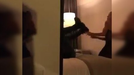 Насилие в отеле девушку