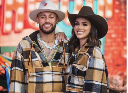 Девушка Неймара