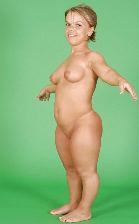 Красивые голые лилипутки