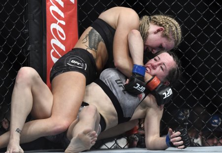 Элизабет Филлипс ММА грудь