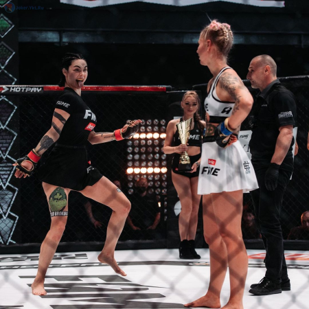 Камила Смогулецка UFC