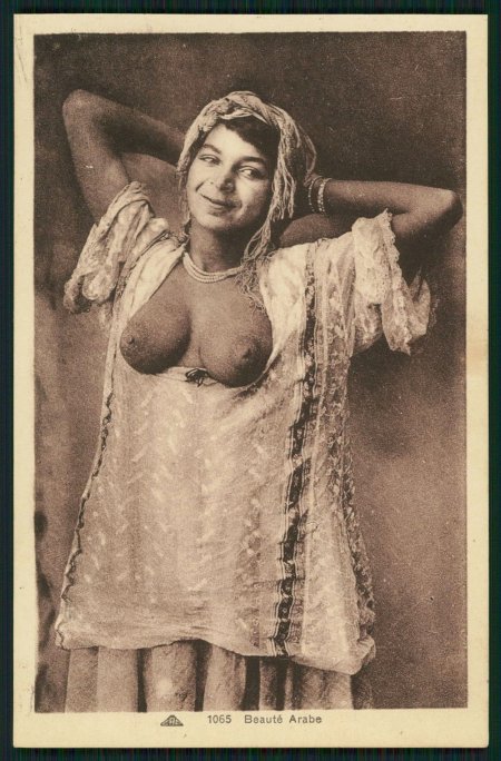 Женщины ню цыганка ретро 