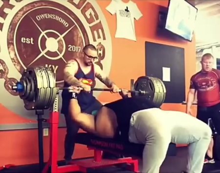 Рекорд Мэддокса в жиме