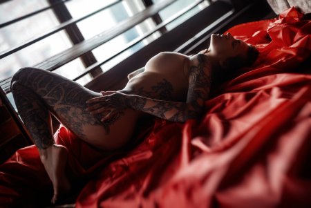 Тату модели Таланина ню