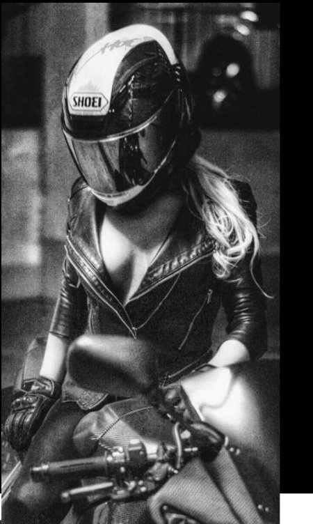 Девушка на мотоцикле