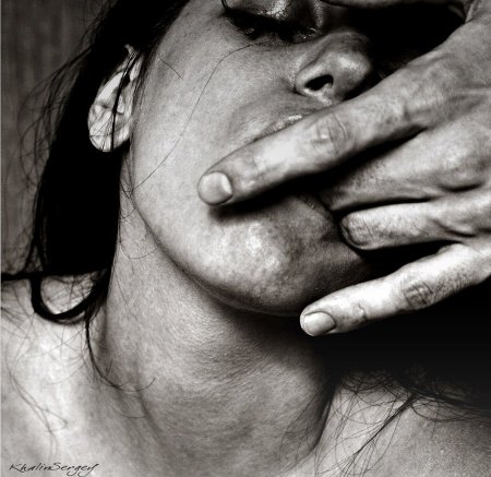 Палец в рот