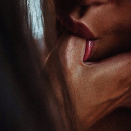 Страстные губы