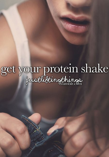 Девушка расстегивает ширинку