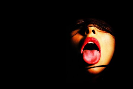 Девушки смвысунутым языком