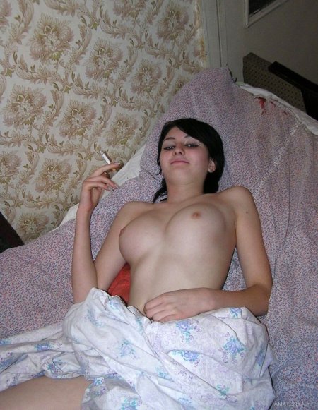 Голые девки в постели частное