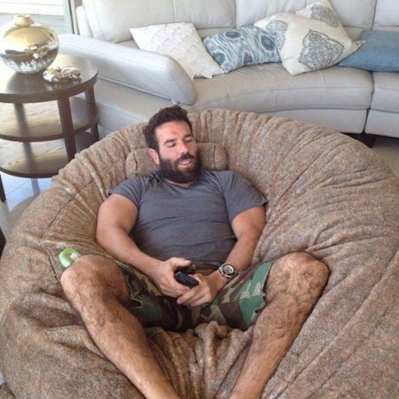 Дэн Билзерян+18