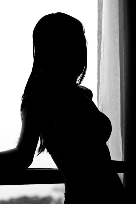 Тень девушки