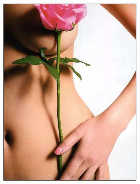 Грудь в цветах