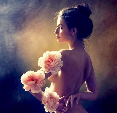 Девушка в цветах