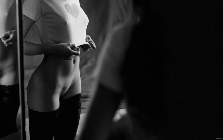 Эротическая фотосессия чб