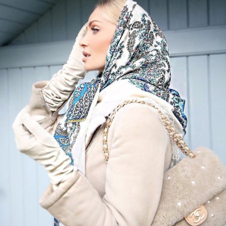 Платок на голову с пальто