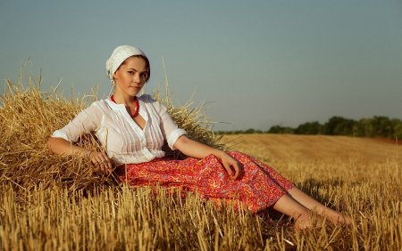 Ксюша Егорова модель крестьянка