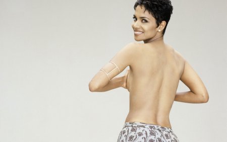 Холли Берри