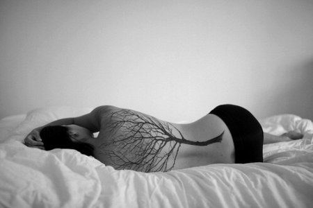 Тату на спине для девушек