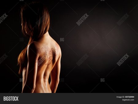 Джулия Фокс спина голая