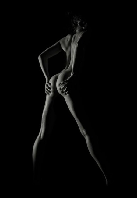 Красивое черно белое ню