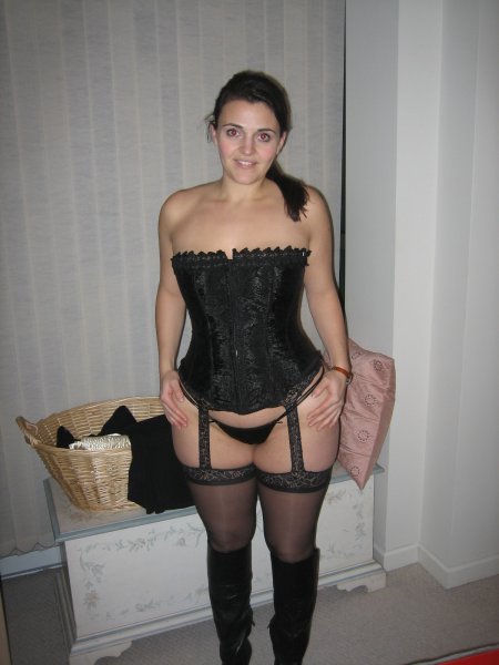 Жена в эротическом белье домашнее
