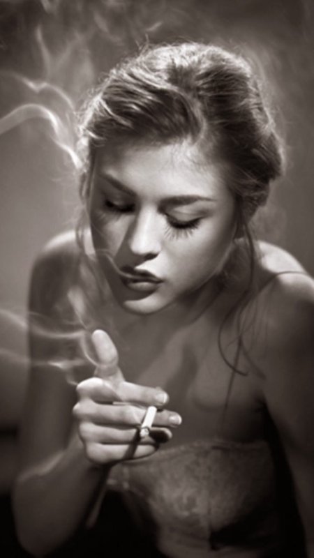 Курящая Фрэнсис