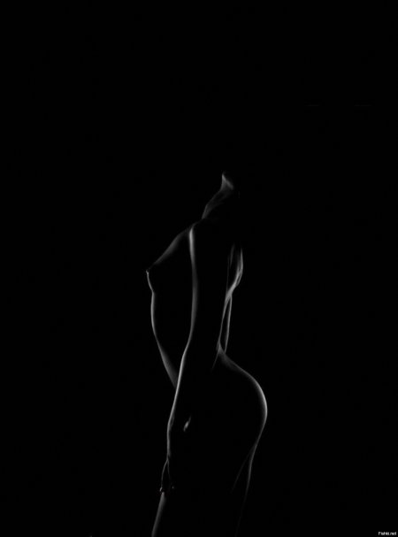 Эротический силуэт девушки