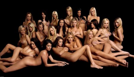 Много много голых женщин