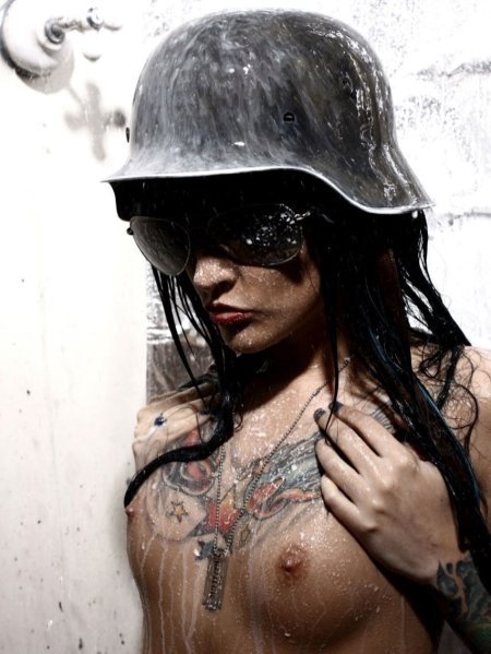 Девушки в немецкой форме ню