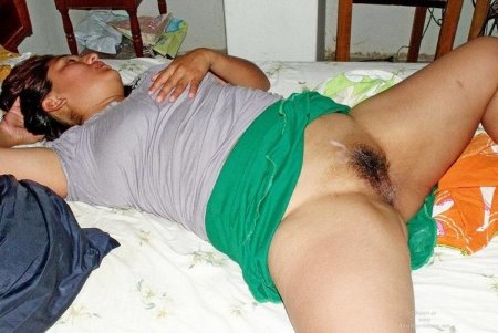 Спящие бабы без трусов