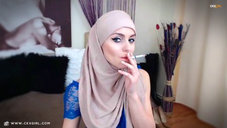 Девушка в хиджабе