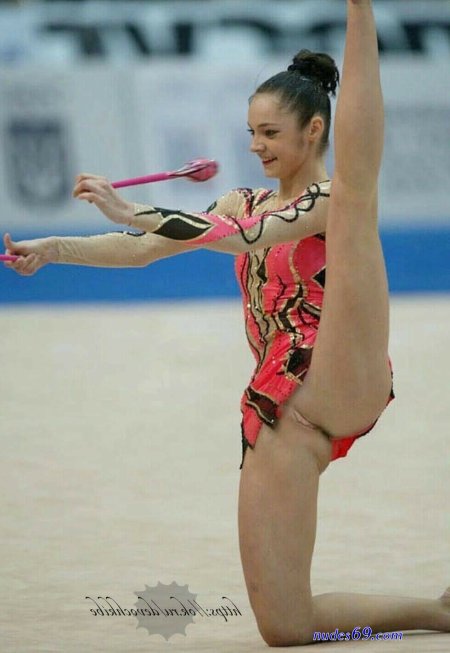 Гимнастки без купальников