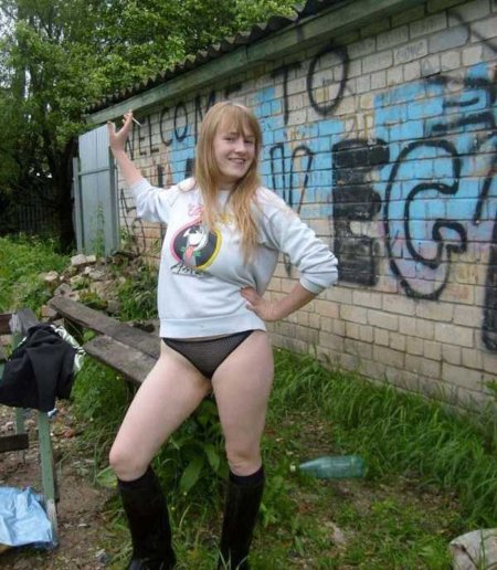 Деревенские бабы в трусах