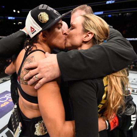 Голые женщины бойцы юфс лесби