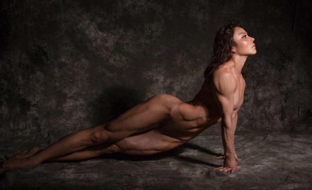 Юань херонг бодибилдер голая