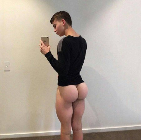 Парни с большими ягодицами