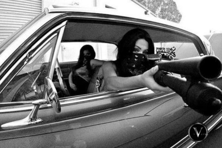 Девушка бандит