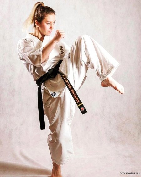 Кэти Лонг каратистка